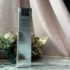 AHC EssentiL Real Eye Cream for Face NIB new never used